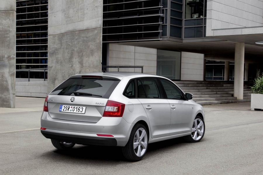  Skoda Rapid Spaceback 2014 года  (фото 16 из 22)